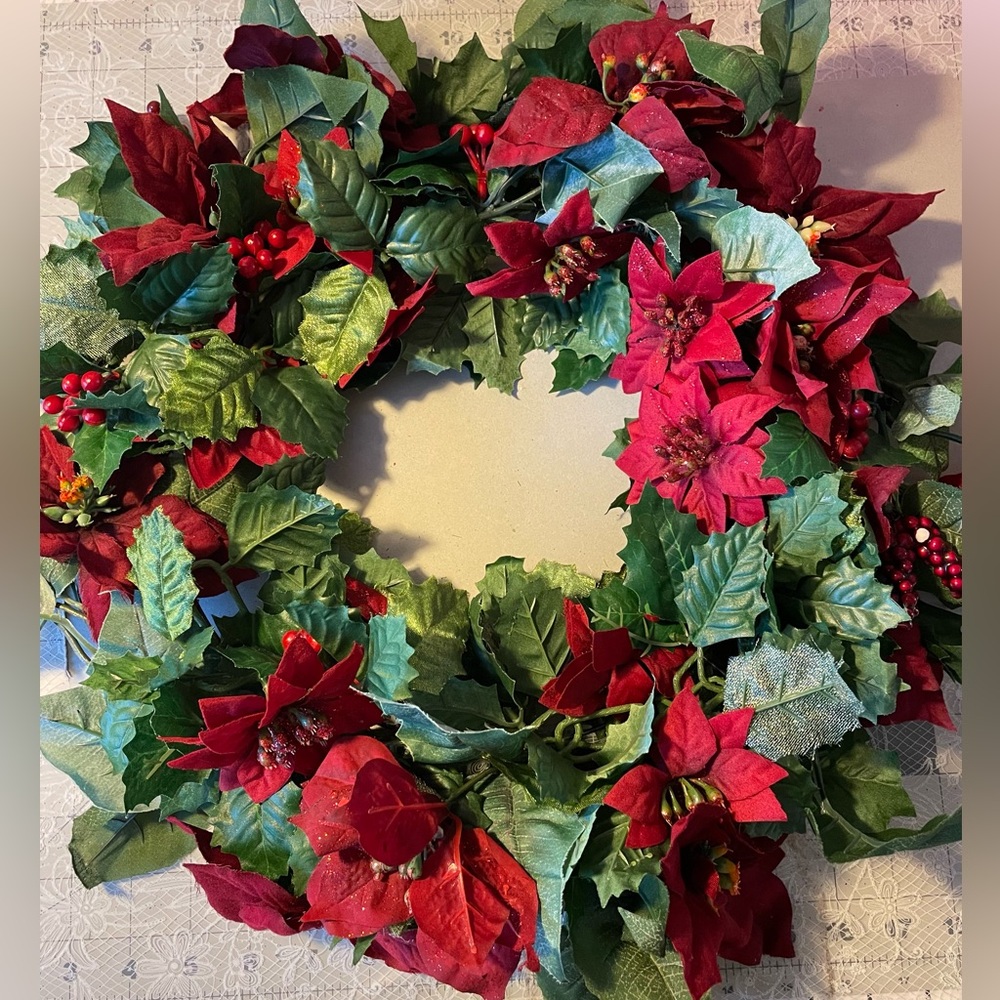 Elegant Red and Green Holiday Wreath
